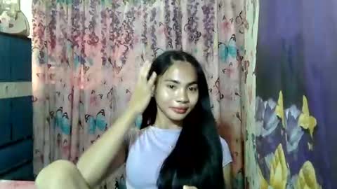 loving_rhean online show from August 7, 2:02 am