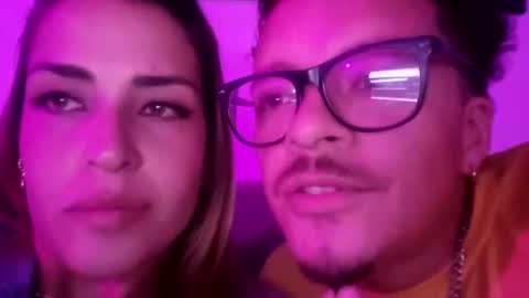 Snapshot of lu_pink chatting on October 9, 11:14 pm lu_pink online show from October 9, 11:14 pm