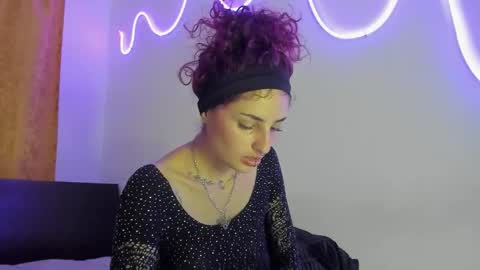 Snapshot of luaar_moon chatting on January 8, 1:08 am Jenn online show from January 8, 1:08 am