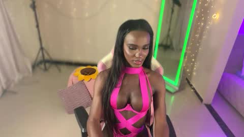 IG luana orq online show from March 8, 8:51 am