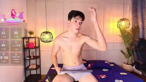 Snapshot of luandy_ chatting on December 15, 8:13 pm lUAN online show from December 15, 8:13 pm