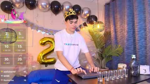 Snapshot of luandy_ chatting on December 16, 9:53 pm lUAN online show from December 16, 9:53 pm