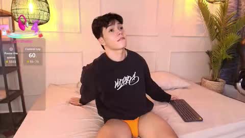 Snapshot of luandy_ chatting on December 22, 9:12 pm lUAN online show from December 22, 9:12 pm