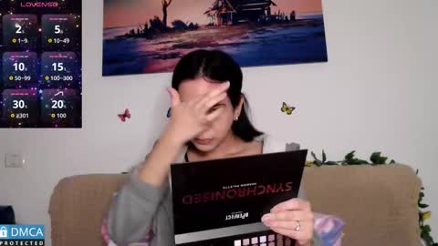 luara_ online show from December 22, 12:35 pm