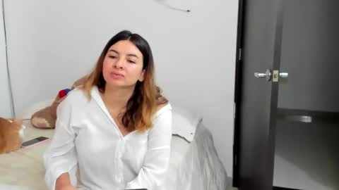 luara__01__lecat_1 online show from February 20, 9:21 am