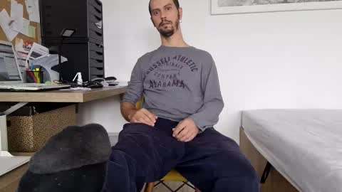 Snapshot of lubik044 chatting on February 4, 12:11 pm lubik044 online show from February 4, 12:11 pm