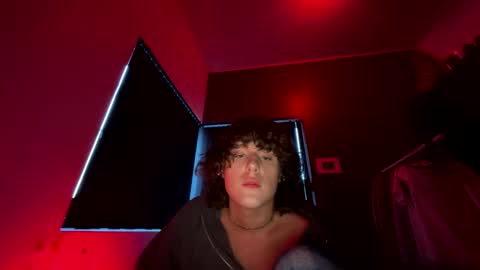 Snapshot of luca20y_ chatting on May 31, 9:38 pm luca20y_ online show from May 31, 9:38 pm