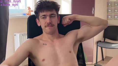 Snapshot of luca_syn chatting on May 27, 1:30 pm Luca S online show from May 27, 1:30 pm