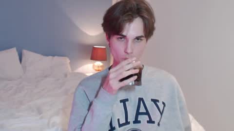 Snapshot of lucacharm chatting on December 22, 10:25 pm lucacharm online show from December 22, 10:25 pm