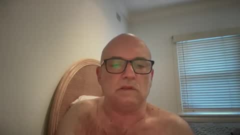 Snapshot of lucas10004 chatting on December 17, 9:38 pm lucas10004 online show from December 17, 9:38 pm