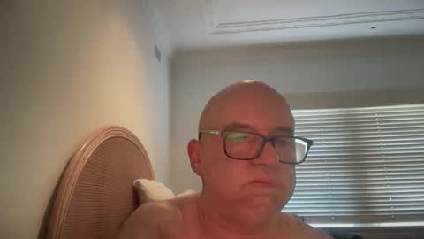 Snapshot of lucas10004 chatting on January 23, 10:33 pm lucas10004 online show from January 23, 10:33 pm