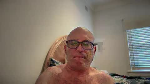 Snapshot of lucas10004 chatting on February 23, 7:11 am lucas10004 online show from February 23, 7:11 am