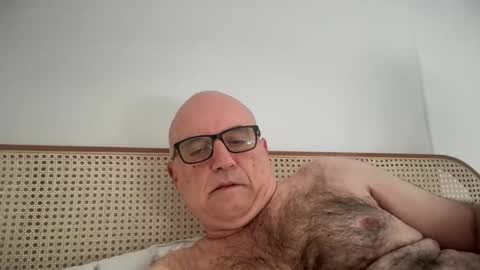 Snapshot of lucas10004 chatting on October 1, 9:21 pm lucas10004 online show from October 1, 9:21 pm