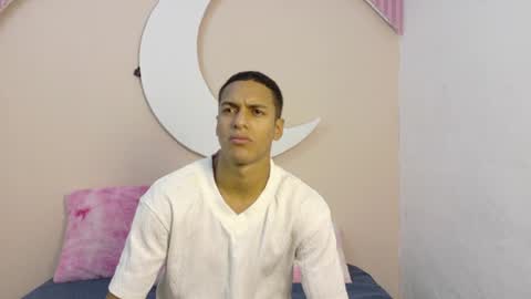 Snapshot of lucas837481 chatting on July 17, 11:17 am lucas837481 online show from July 17, 11:17 am