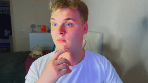 Snapshot of lucas_dany chatting on May 19, 4:24 pm Lucas Gill online show from May 19, 4:24 pm