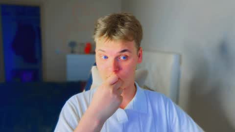 Snapshot of lucas_dany chatting on May 29, 4:27 pm Lucas Gill online show from May 29, 4:27 pm