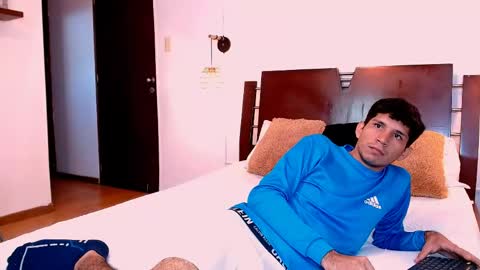 Snapshot of lucas_dream chatting on May 25, 11:49 am lucas_dream online show from May 25, 11:49 am