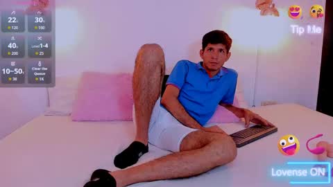 Snapshot of lucas_dream chatting on May 27, 11:51 am lucas_dream online show from May 27, 11:51 am