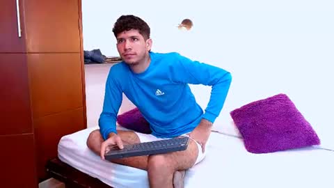 Snapshot of lucas_dream chatting on July 13, 11:57 am lucas_dream online show from July 13, 11:57 am