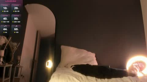   online show from April 18, 2:59 am