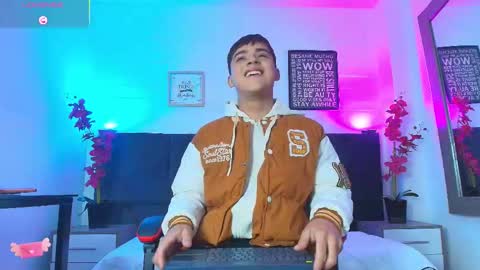 Snapshot of lucas_lovee chatting on February 15, 1:20 pm Lucas lovee online show from February 15, 1:20 pm