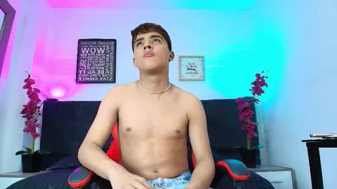 Snapshot of lucas_lovee chatting on February 24, 3:04 am Lucas lovee online show from February 24, 3:04 am