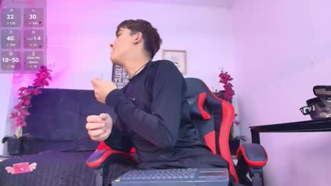 Snapshot of lucas_lovee chatting on March 1, 3:30 am Lucas lovee online show from March 1, 3:30 am