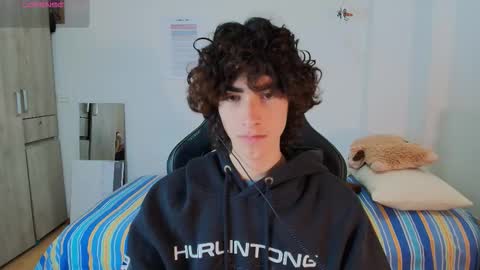 lucas_xo online show from February 23, 1:47 am