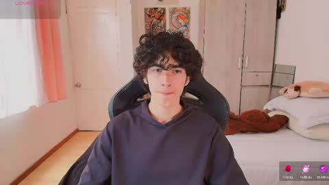 Snapshot of lucas_xo chatting on May 16, 6:28 pm lucas_xo online show from May 16, 6:28 pm