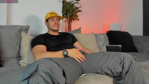 LUCA SANTOS online show from February 1, 5:07 am