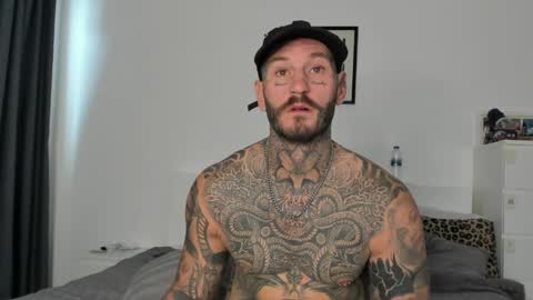 lucasexclusive online show from April 10, 5:34 am