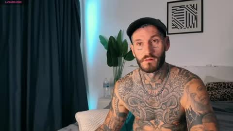 Snapshot of lucasexclusive chatting on August 2, 6:23 am lucasexclusive online show from August 2, 6:23 am