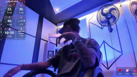 Snapshot of lucasjhonson_ chatting on May 31, 9:49 pm Lucas online show from May 31, 9:49 pm