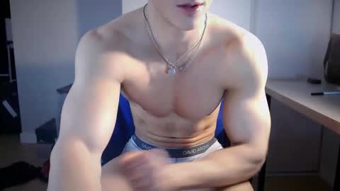 LucasKodak online show from March 25, 6:41 am