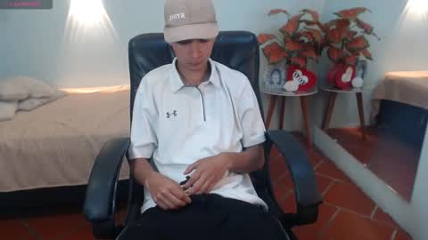 LucassSmith11 online show from December 4, 11:41 am