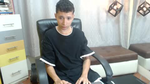 LucassSmith11 online show from May 22, 2:40 am