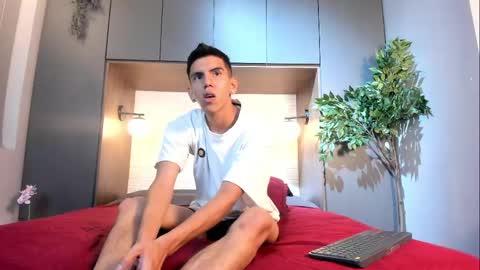 Snapshot of lucca_moreti chatting on May 18, 3:57 am Lucca Moreti online show from May 18, 3:57 am