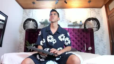 Snapshot of lucca_moreti chatting on May 26, 3:35 am Lucca Moreti online show from May 26, 3:35 am