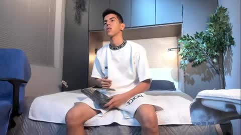 Snapshot of lucca_moreti chatting on May 27, 3:36 am Lucca Moreti online show from May 27, 3:36 am