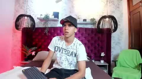 Snapshot of lucca_moreti chatting on June 20, 3:53 am Lucca Moreti online show from June 20, 3:53 am
