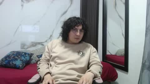 Snapshot of luccasforyou chatting on April 13, 3:12 am online show from April 13, 3:12 am