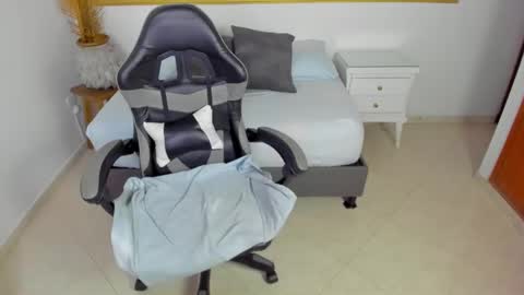 L U C C I A online show from September 29, 11:26 am