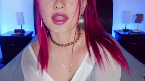 Snapshot of luccycollins_ chatting on April 27, 3:21 pm Luccy online show from April 27, 3:21 pm
