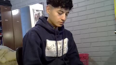 Snapshot of luchosaando chatting on April 25, 1:52 pm Felipe online show from April 25, 1:52 pm