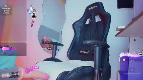 Snapshot of lucia01m chatting on June 21, 6:43 pm lucia01m online show from June 21, 6:43 pm