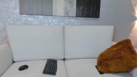 Snapshot of lucia_janne chatting on June 23, 10:08 pm Lucla online show from June 23, 10:08 pm