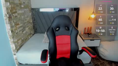 L u c i a  online show from March 21, 7:17 pm