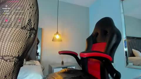 Snapshot of lucia_khan chatting on June 11, 12:32 am L u c i a online show from June 11, 12:32 am