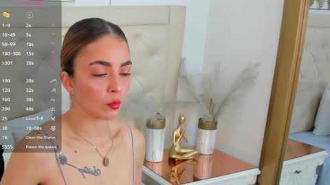 lucia_lorenz online show from November 4, 11:20 am