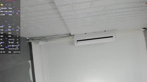 L U C I A online show from March 22, 12:52 pm